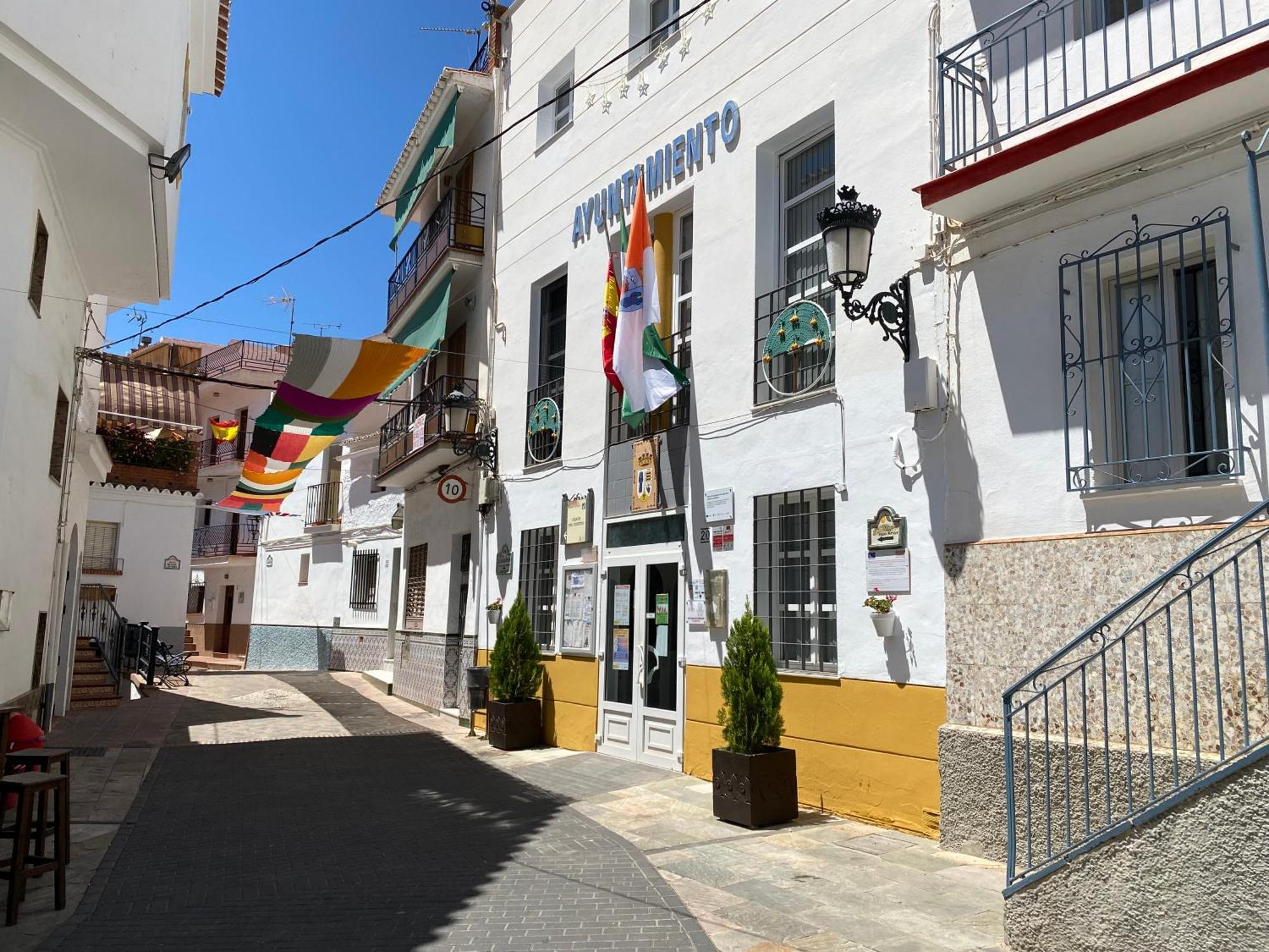 Casa Miguel - 3 Beautiful Apartments Availabe Sayalonga Exterior photo